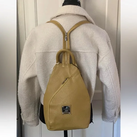 NWT VALENTINA 🇮🇹 MADE IN ITALY SLING BAG BACKPACK  MUSTARD YELLOW - Picture 3 of 15